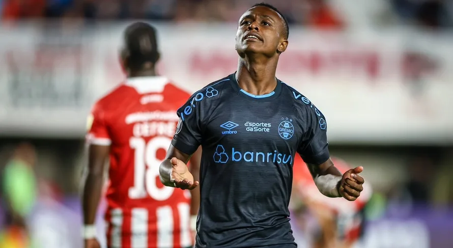 Galvão Bueno comemora vitória brasileira na Libertadores: “Está de volta”