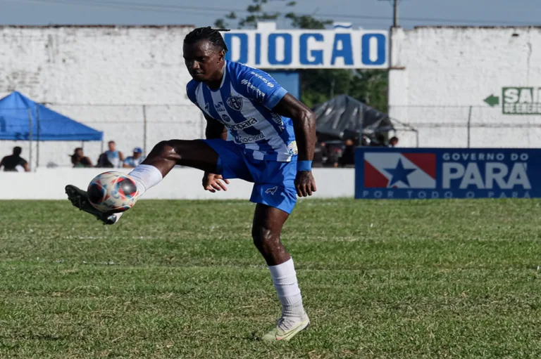 Hélio dos Anjos assume erro com jogador do Paysandu: “Acho que prejudiquei” 