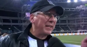 John Textor, do Botafogo, é processado por árbitro do Brasileirão