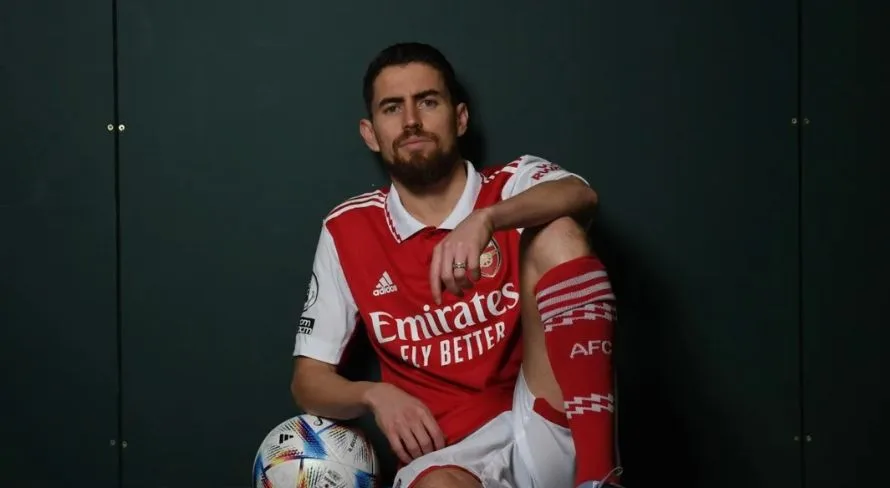 Jorginho admite “curiosidade” em atuar no Brasil, mas critica excesso de pressão