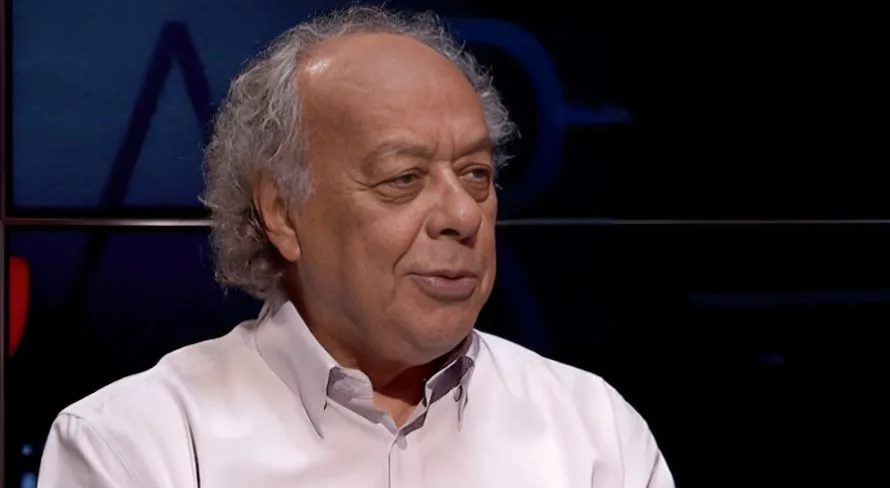 Trajano cogita treinador “sem jeito” de sucesso no Brasil: “A língua atrapalha”