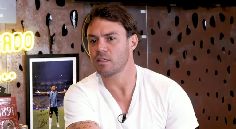 Kleber Gladiador descarta Ronaldo e Romário e elege melhor atacante do Brasil