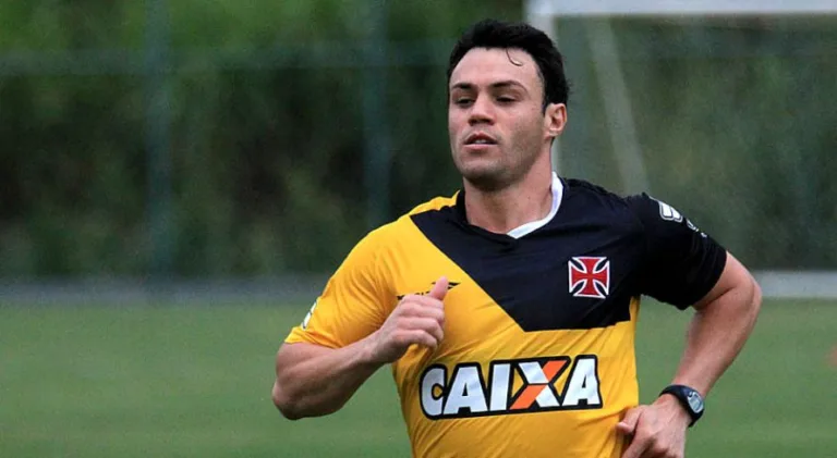 Kléber Gladiador abre o jogo sobre passagem pelo Vasco e dispara: “Não tinha onde treinar”