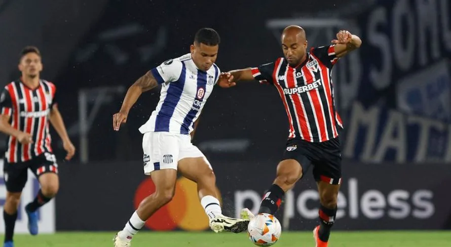 SPFC confirma fratura em Rafinha e lesão em Lucas Moura