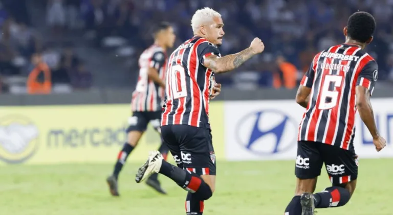 Sormani aponta jogador superestimado no SPFC: “Não aguento ver em campo”