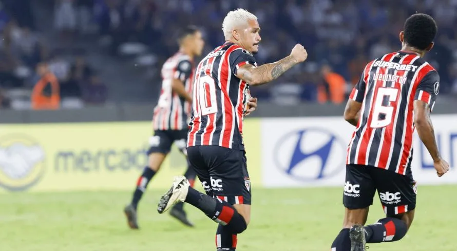 Sormani aponta jogador superestimado no SPFC: “Não aguento ver em campo”