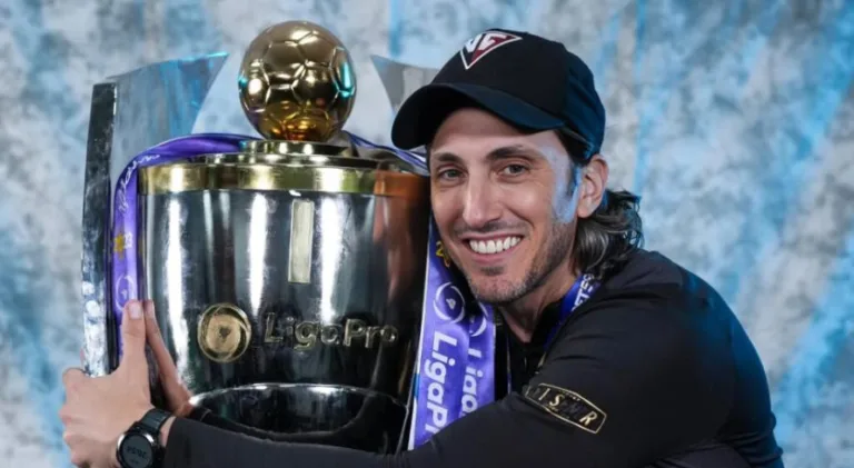 PVC chama a atenção sobre novo técnico do SPFC: “Não tem muitos títulos”