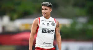 Luiz Araújo vive melhor fase no Flamengo e comemora que será pai pela segunda vez