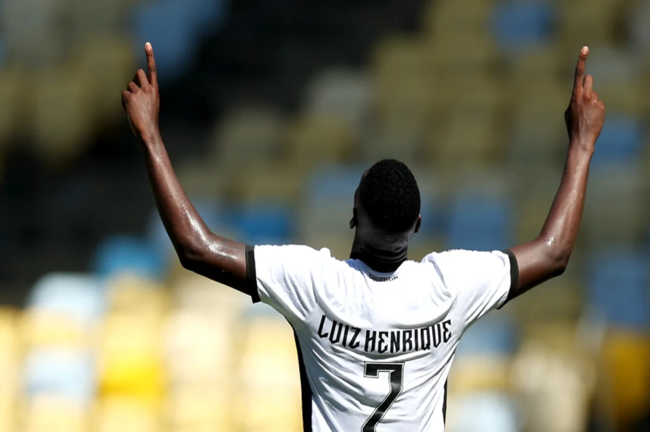 Botafogo vence o Flamengo e assume liderança do Brasileirão Série A