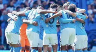 Atletas do City antes de duelo da Premier League (Divulgação - Manchester City - X)