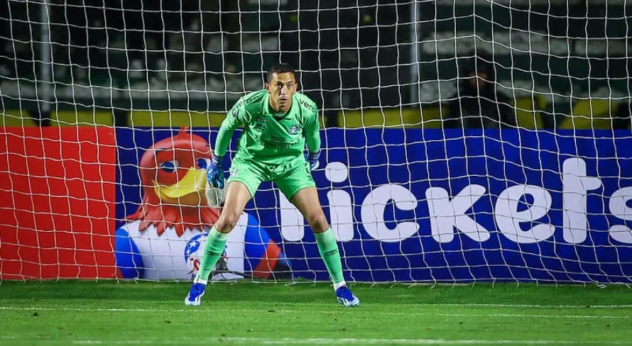 Marchesín abre o jogo sobre retorno de lesão em derrota do Grêmio: “Quero jogar”