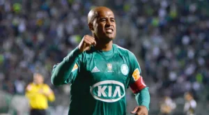 Marcos Assunção foi herói do Palmeiras contra Vitória em 2010