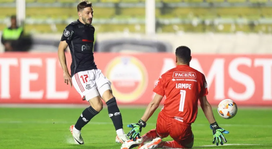 Massini cita elenco do Flamengo e aponta possível reformulação na próxima janela