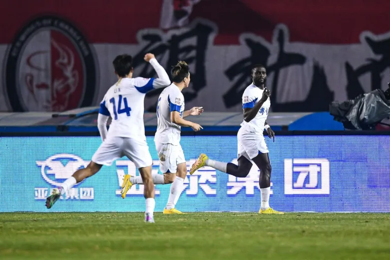 Meizhou Hakka x Qingdao West Coast – SuperLiga Chinesa: palpites, escalação e onde assistir – 30/04/2024