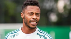 Michel Bastos ‘pede’ demissão de técnico de time do Brasileirão: “Não serve”