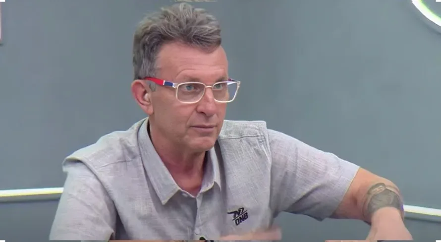 Neto se impressiona com camisa 9 do futebol brasileiro: “Não tem igual”