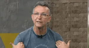 Neto aponta time do futebol brasileiro favorecido pela arbitragem