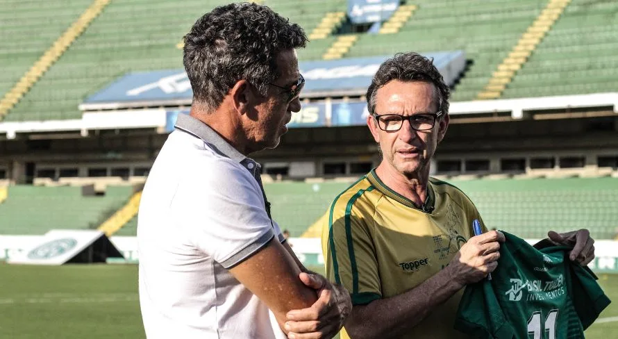 Neto elege maior craque da história do Guarani