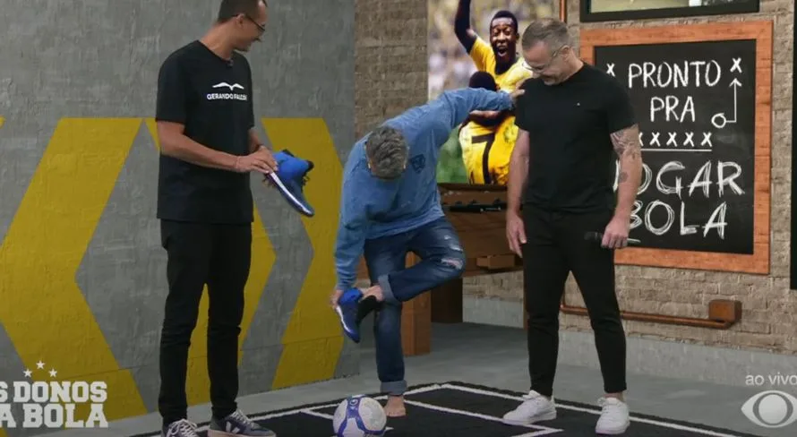 Neto toma atitude curiosa durante programa ao vivo: “Com dor no coração”