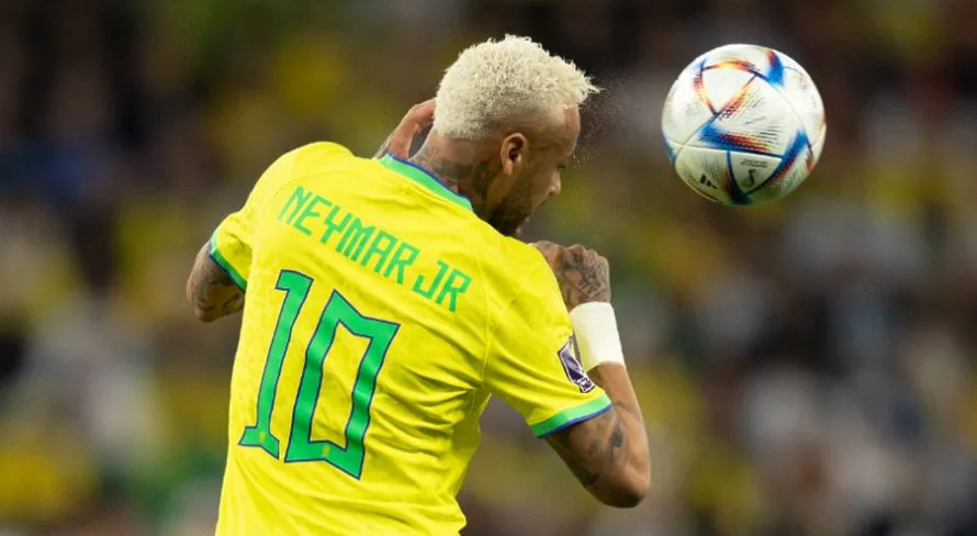 Neymar, Roberto Carlos e mais: veja os brasileiros que quase venceram a Bola de Ouro