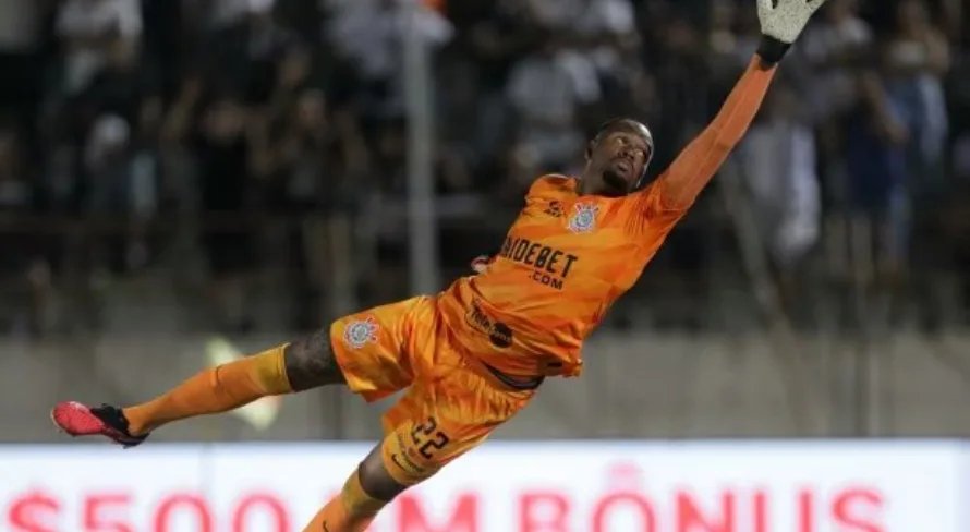 Nicola abre o jogo sobre sondagens internacionais a Carlos Miguel do Corinthians