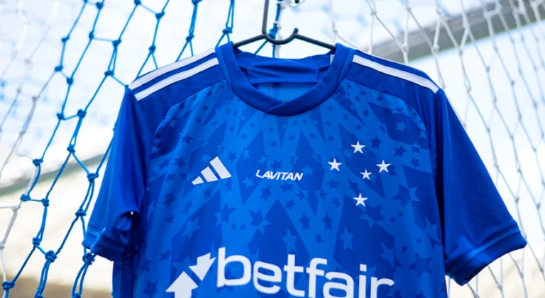 Nicola fala sobre aumento de patrocínio máster do Cruzeiro, que supera o Atlético-MG