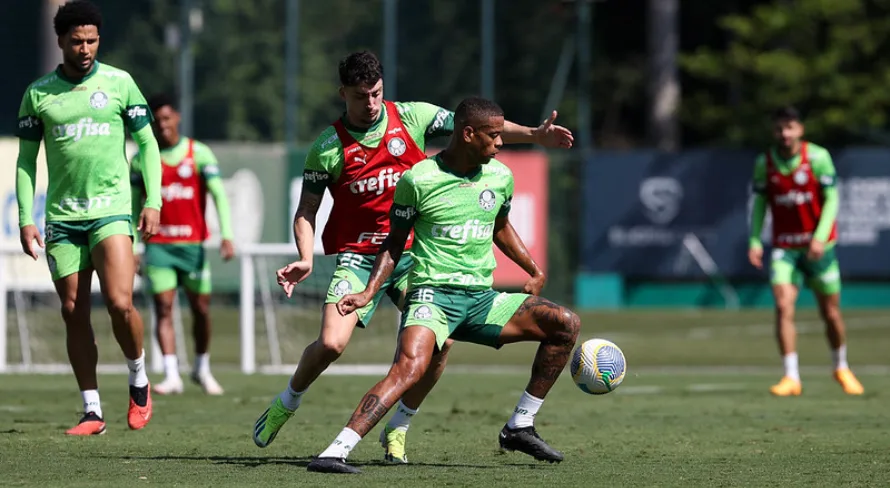 Nicola cita lesão de Piquerez e abre o jogo sobre posicionamento do Palmeiras no mercado da bola