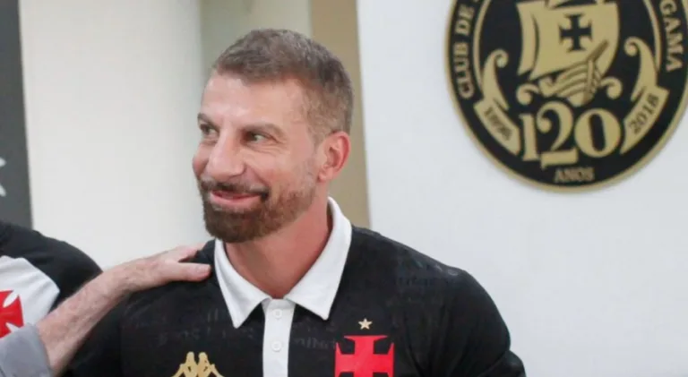 Nicola informa que Vasco está perto de anunciar reforços