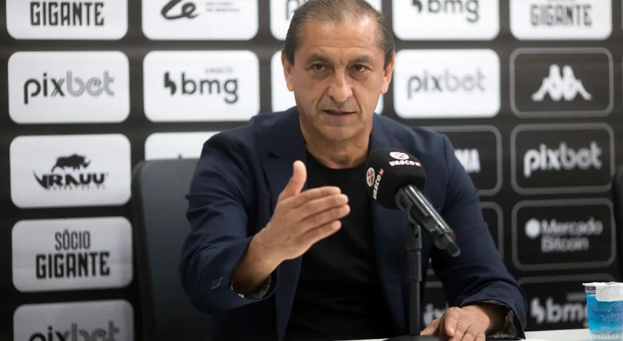 Massini projeta Corinthians com possível chegada de Ramón Díaz: “Só um milagre”