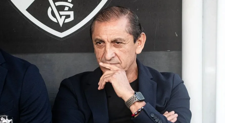 Novo executivo do Vasco quer reverter pedido de demissão de Ramón Díaz