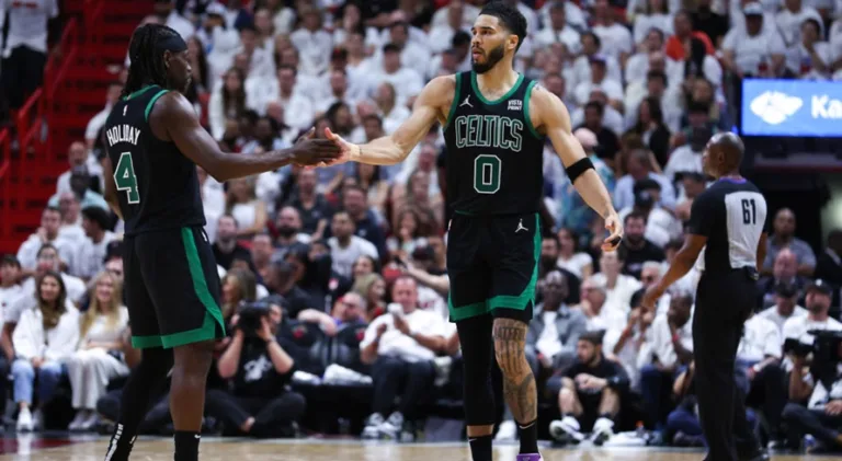 Onde assistir aos playoffs da NBA hoje (01)