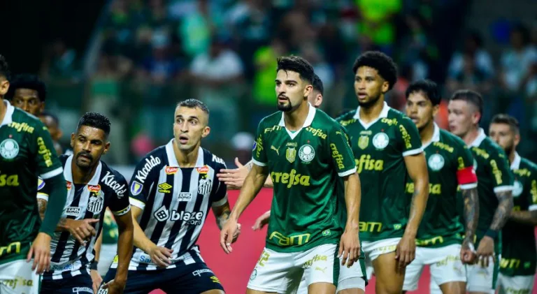 Casagrande escala apenas atletas de Palmeiras e Santos em seleção do Paulistão 2024; confira