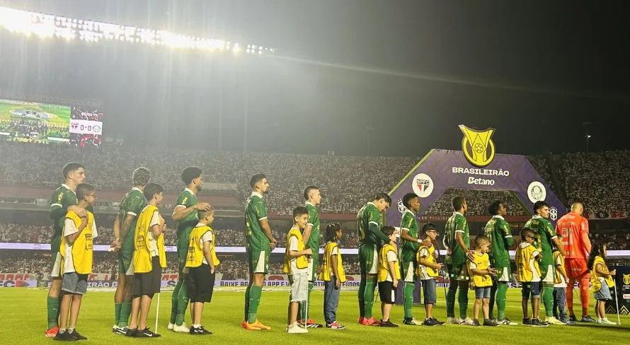 Rizek aponta fato “anormal” no Palmeiras: “Negócio muito sério”