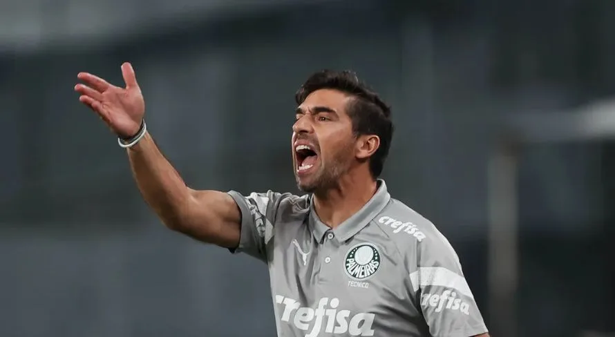 Palmeiras encaminha saída de atacante sem espaço com Abel Ferreira