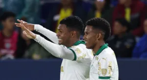 PSG estuda oferta milionária por joia do Palmeiras