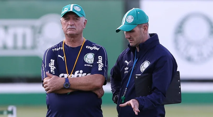 Paulo Turra exalta Felipão e questiona feitos de Guardiola