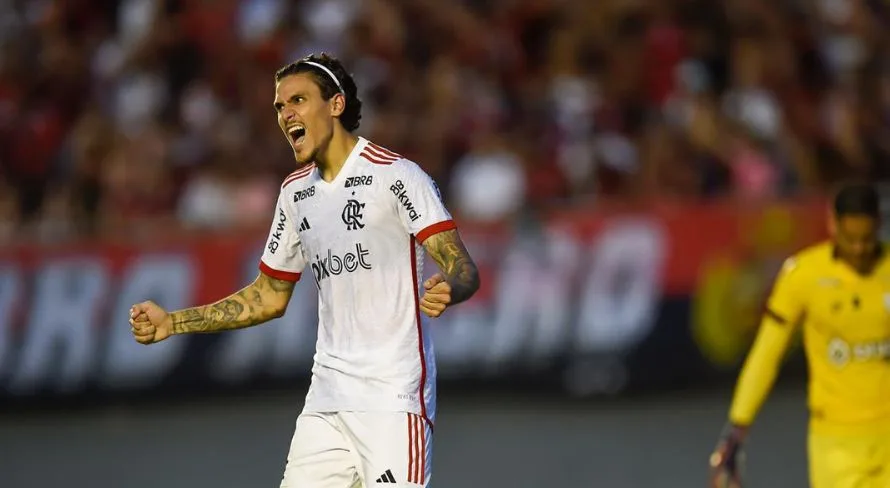 Vampeta reforça possível feito extraordinário do Flamengo em 2024: “Não perde”