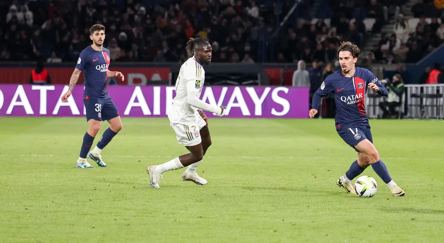 PSG ‘poupa’ Mbappé e atropela o Lyon na Ligue 1