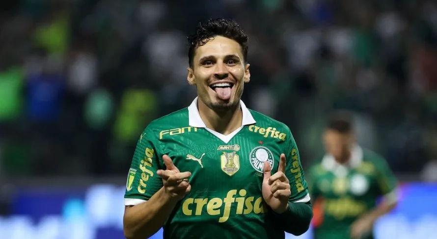 Raphael Veiga faz revelação sobre “medo” que tinha no Palmeiras