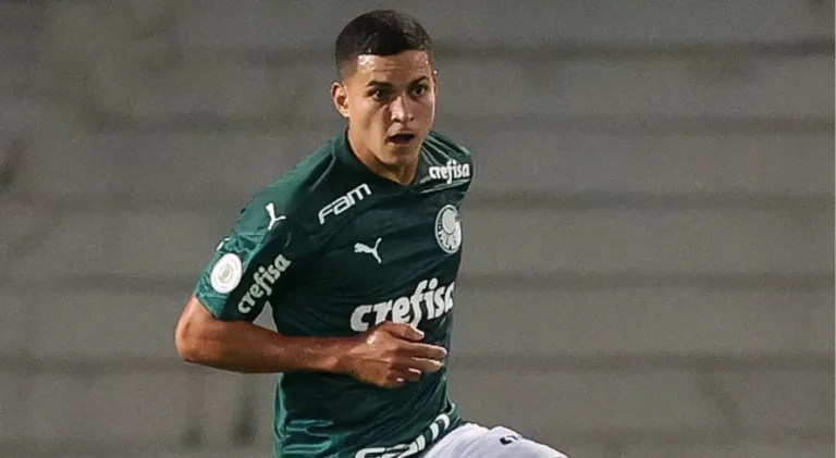 Jogador aciona Palmeiras na Justiça após demissão