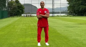 Facincani analisa retorno de Romário ao gramados e avisa: “Não tem solução”