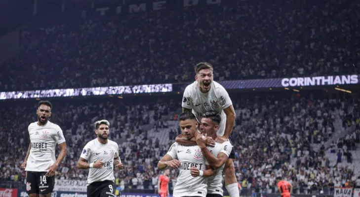 Romero “quebra” duas marcas na Neo Química pelo Corinthians Romero “quebra” duas marcas na Neo Química pelo Corinthians
