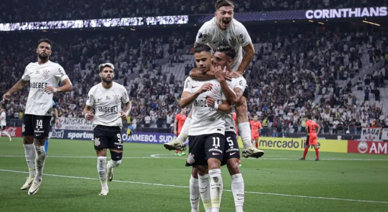 Neto surpreende e crava status de Romero na história do Corinthians