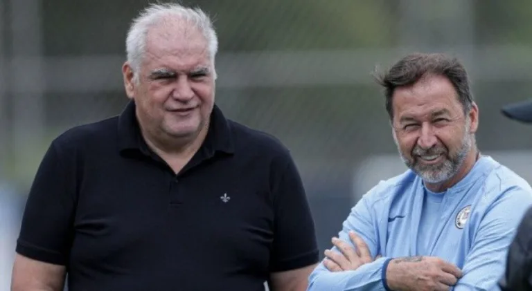 Benja aponta duas escolhas que atrapalharam Augusto Melo no Corinthians