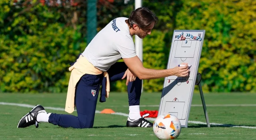 Zubeldía muda o SPFC hoje na Libertadores; veja a provável escalação