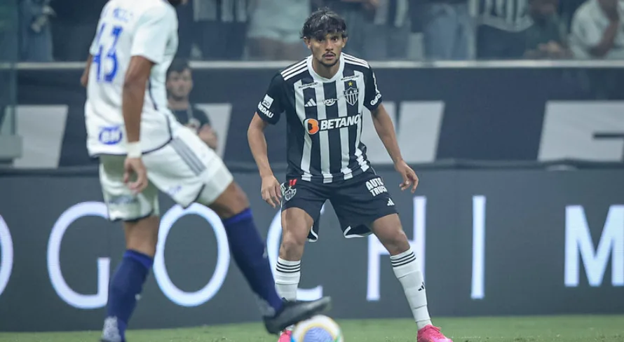 Milito explica Gustavo Scarpa no banco do Atlético-MG no jogo pela Copa Libertadores