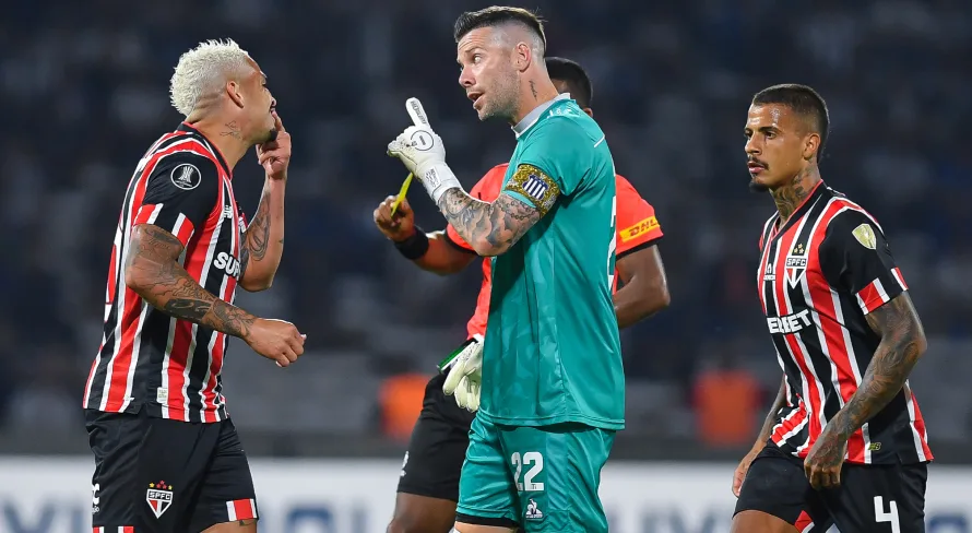 Plihal crava time brasileiro com futuro em risco: “Um bando”