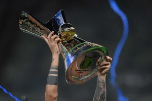 Casagrande crava time “sem chance de título” no Brasileirão: “Absurdo”