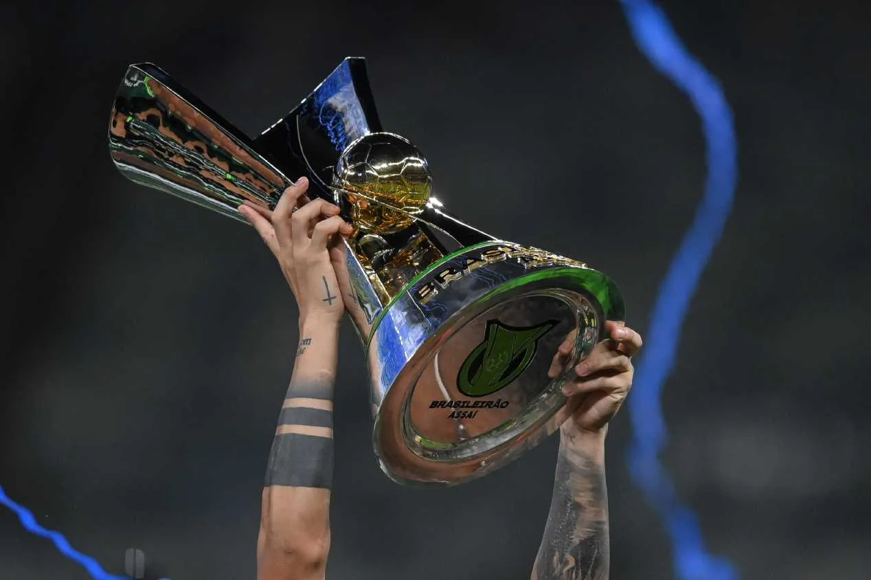 Casagrande crava time “sem chance de título” no Brasileirão: “Absurdo” 