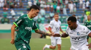 Manchester United faz investida em joia da base do Palmeiras
